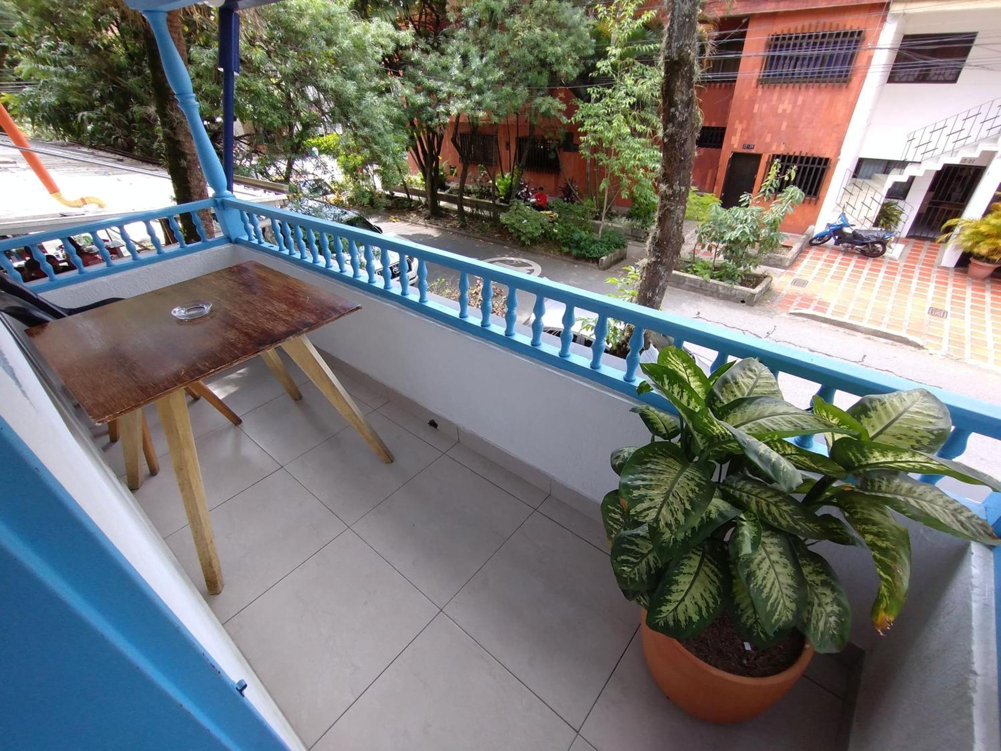 Air Guest House Medellín Extérieur photo