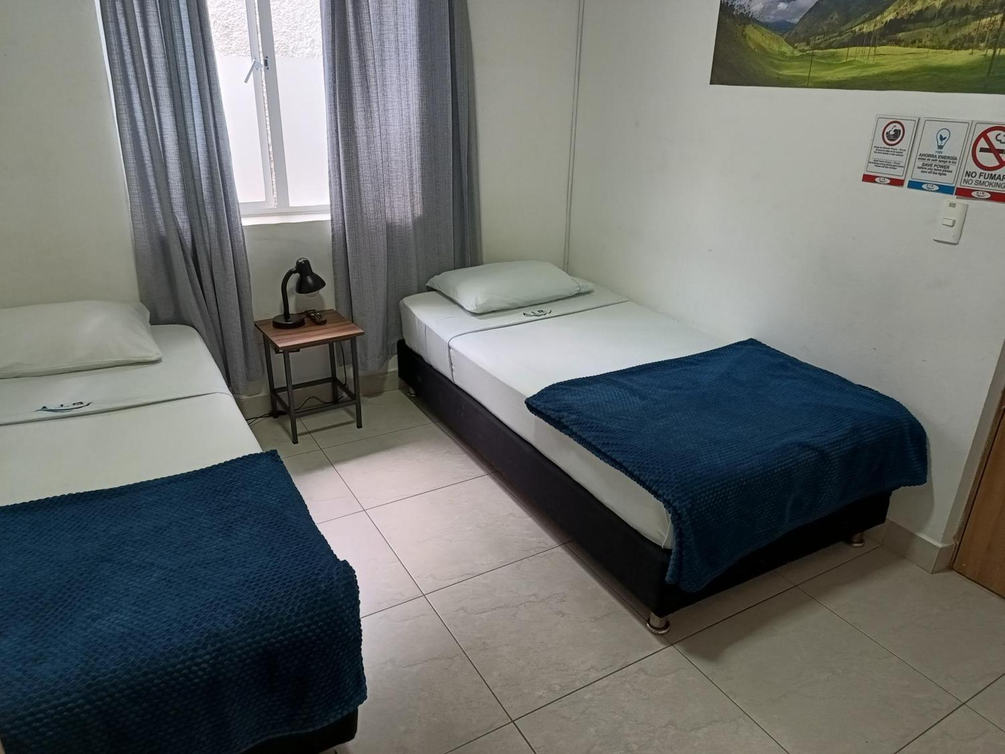 Air Guest House Medellín Extérieur photo