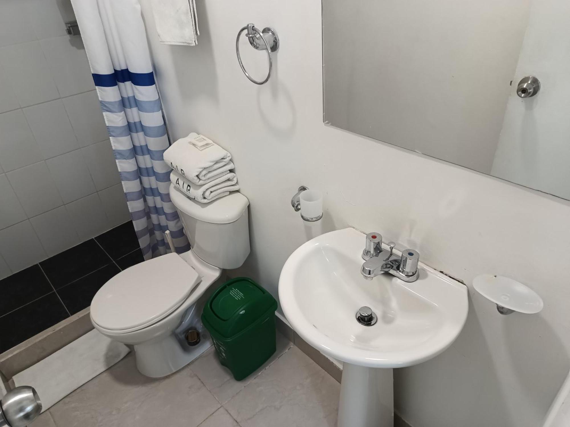 Air Guest House Medellín Extérieur photo